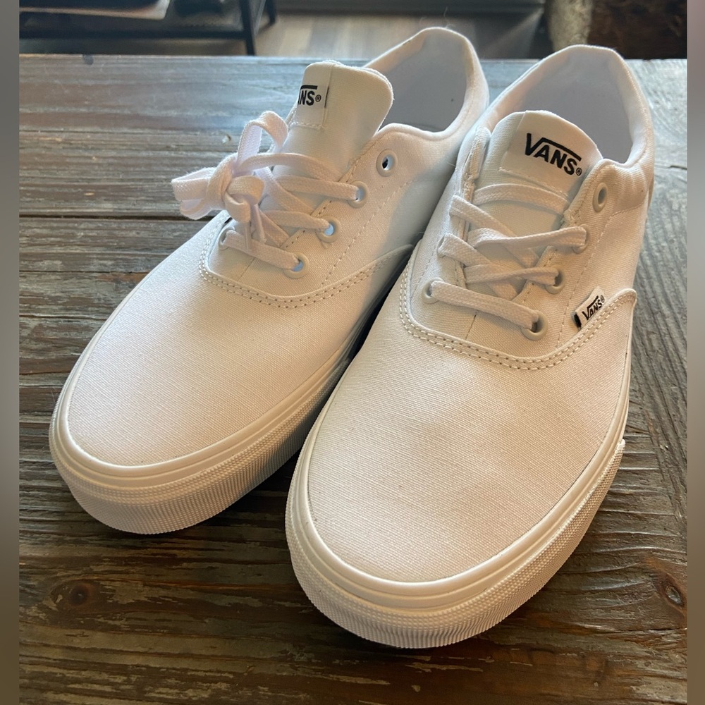 Vans white canvas “Doheny” sneakers NWOT
